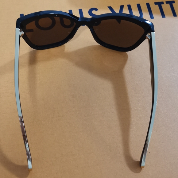 Chanel Sunglasses Model 5271 - Picture 9 of 10